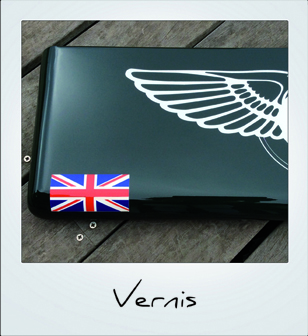 Plusieurs couche de vernis pour protection